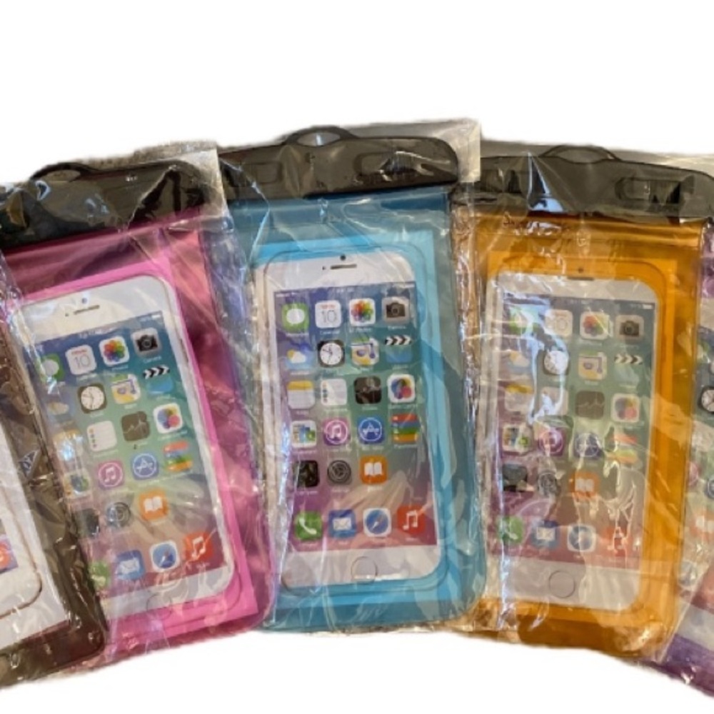 1 LEFT! 🆕🏝Waterproof Phone Case with Lanyard- Pink available.